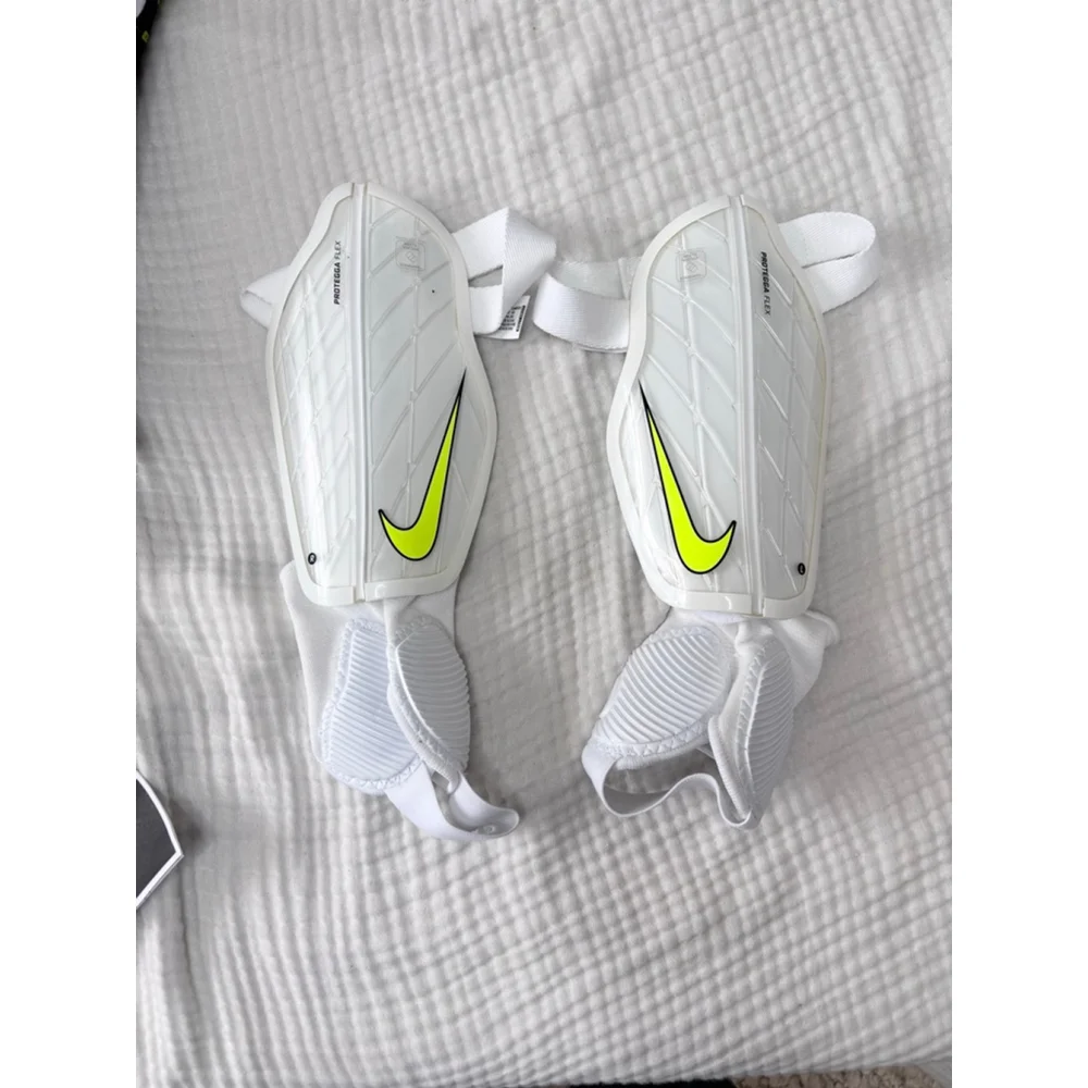 Men's Nike Protegga Flex Shin Guards White Yellow - Picture 2 of 7